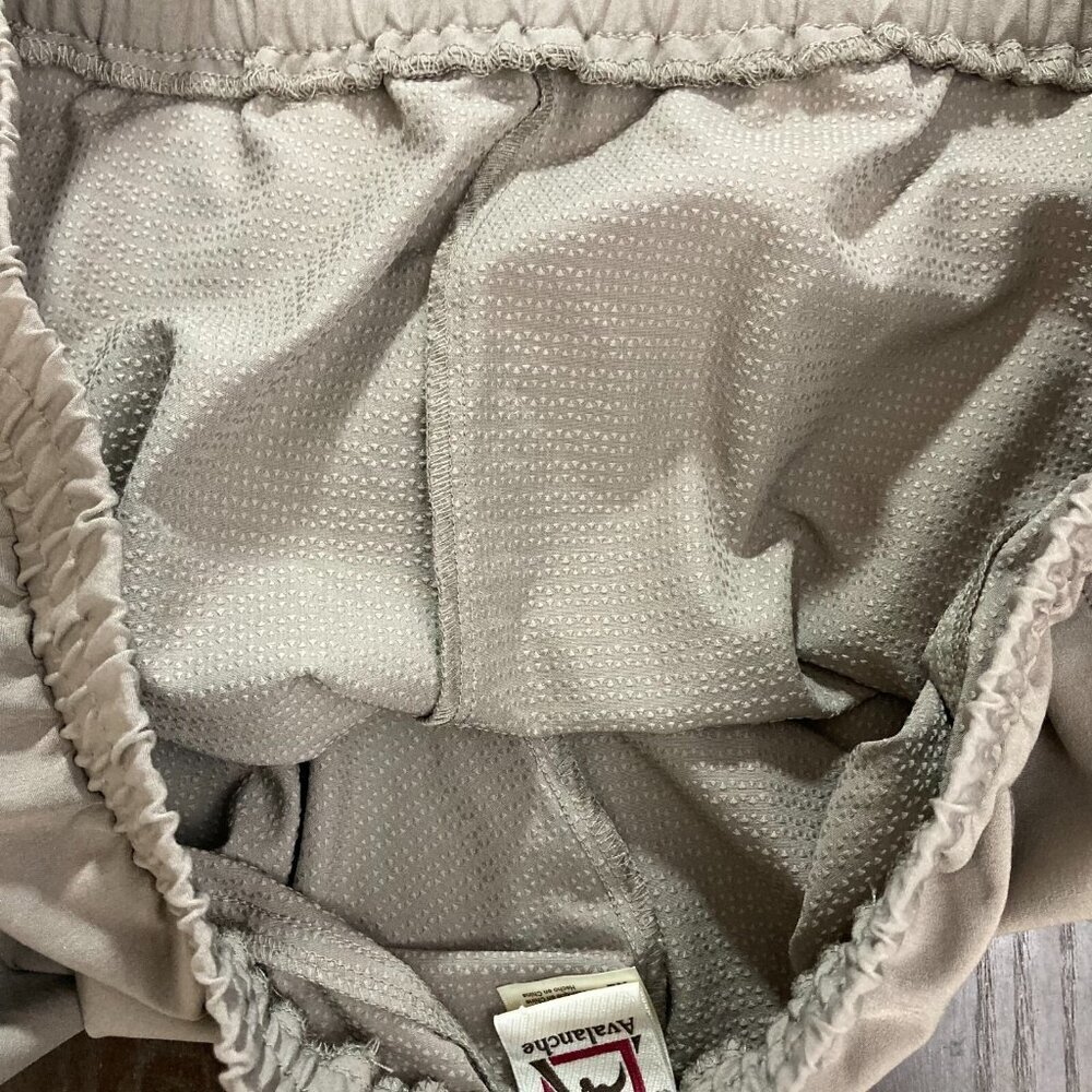 AVALANCHE Trailblazer Cargo Pants Women's Size XL Tan Pockets Hiking Outdoor EUC - Picture 15 of 15